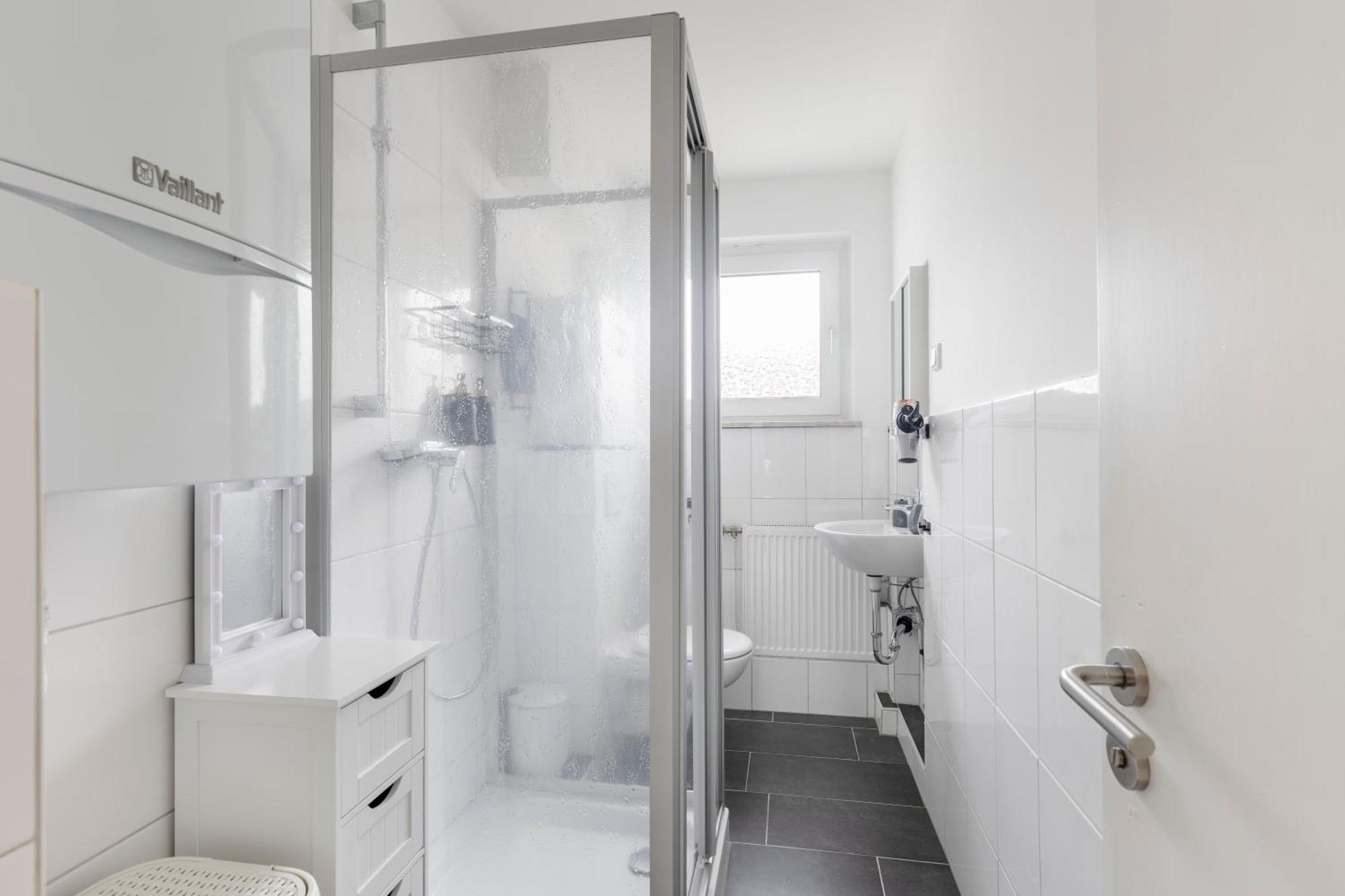 44 Apartments - Modern, Gemuetlich, Wlan, Balkon, Stellplatz Wuppertal Luaran gambar